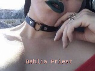 Dahlia_Priest