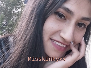 Misskinkyxx