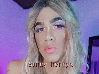 Sunny_hornyx